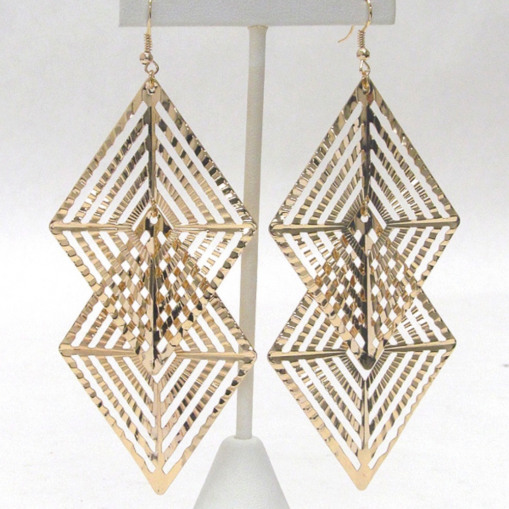 GOLD DIAMOND DASH EARRINGS
